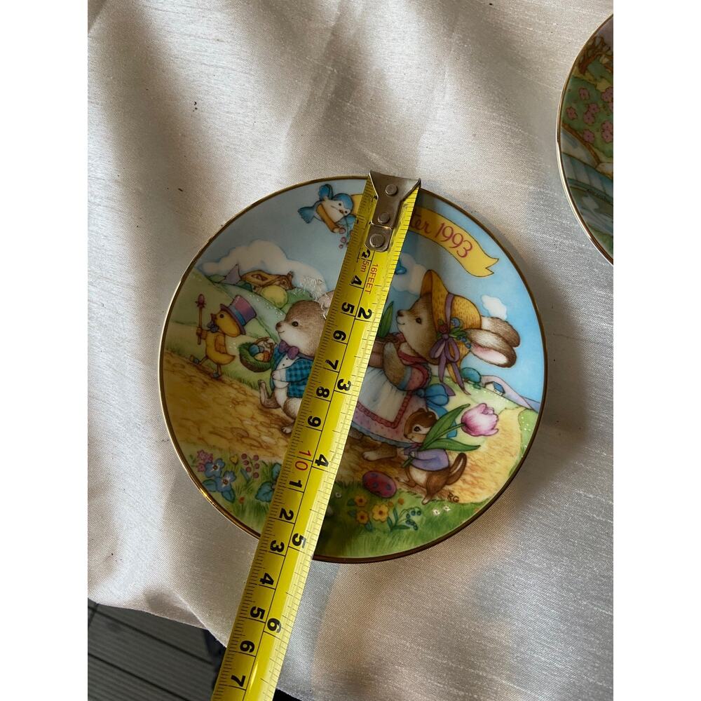Avon easter Plates - Picture 4 of 6